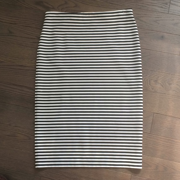 Tommy Hilfiger Dresses & Skirts - 🎉sale🎉🔥2/20$🔥Tommy Hilfiger Stretchy pencil